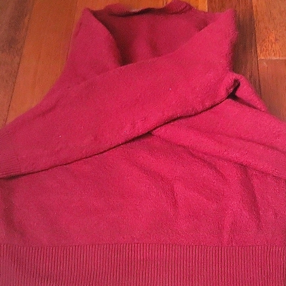 Banana Republic Extra Fine Merino Wool Sweater - Picture 4 of 5